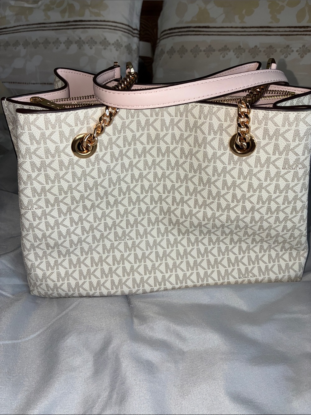 Michael Kors Cream MK Logo Tote with Pink Trim and Gold Hardware - Picture 2 of 5